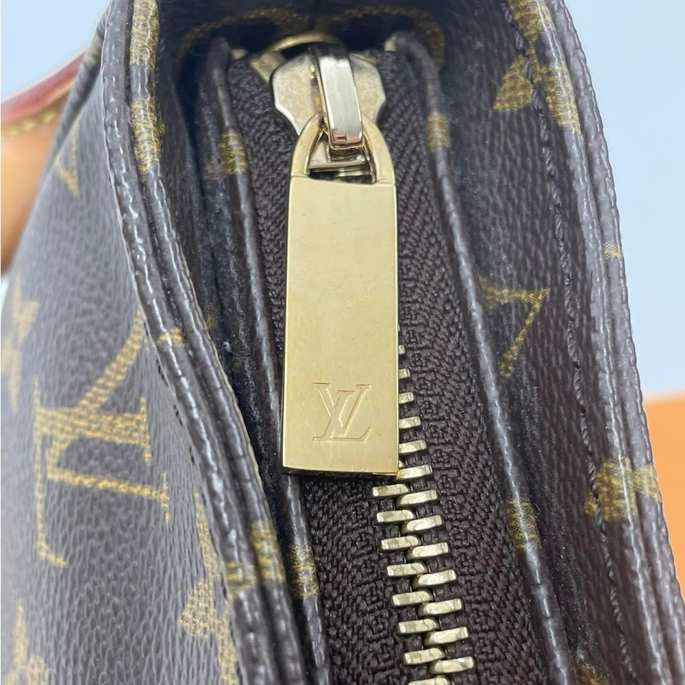 Looping Monogram - Picture 10 of 10